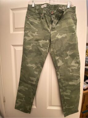 GAP Always Skinny Straight Leg Jeans in Olive Green Camo